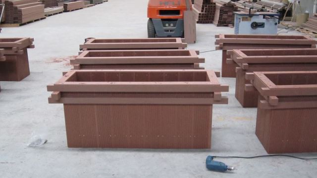 گارڈن کے لئے جامع پلانٹر برتن